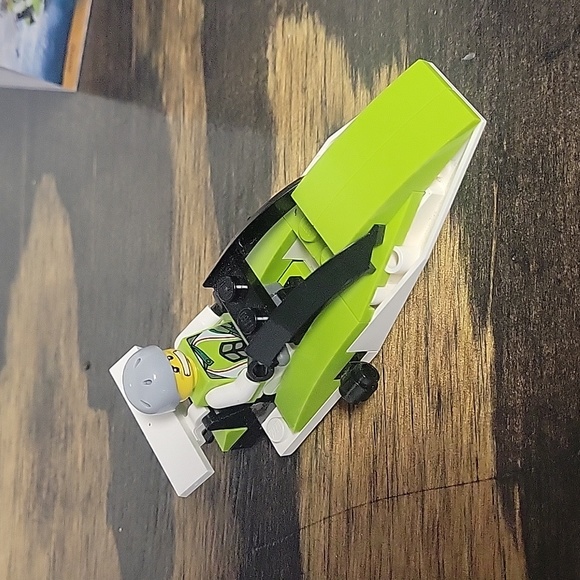 Lego set 30031 World Racers - Picture 2 of 4